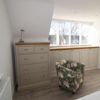 Bespoke fitted bedroom installed by Fine Finish Furniture - Nottingham, Derbyshire and Leicestershire. Interest Free Credit