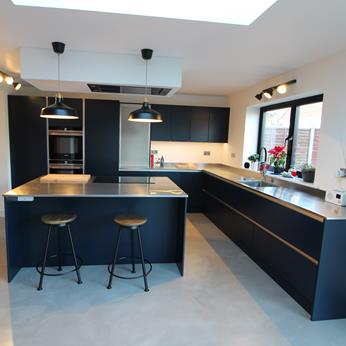 Bespoke fitted kitchen installed by Fine Finish Furniture - Nottingham, Derbyshire and Leicestershire