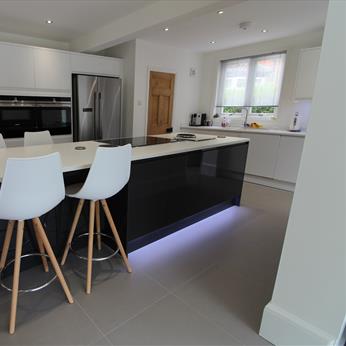 Bespoke kitchen installed by Fine Finish Furniture - Nottingham, Derbyshire and Leicestershire